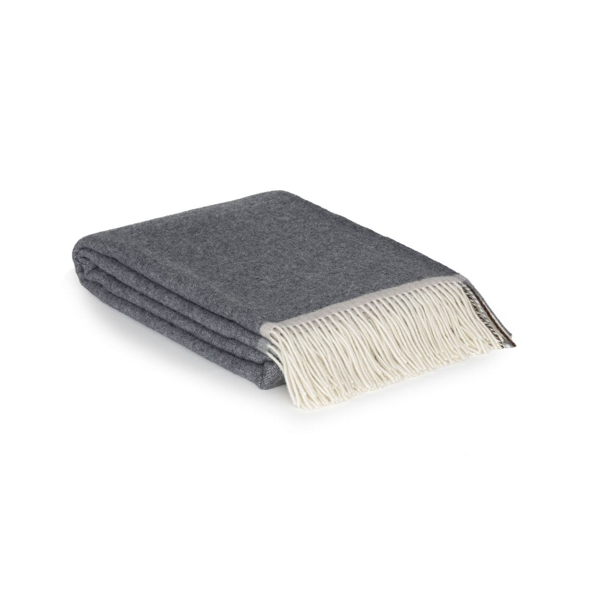 Close-up of Milano Grigio Orlo's soft merino-cashmere texture