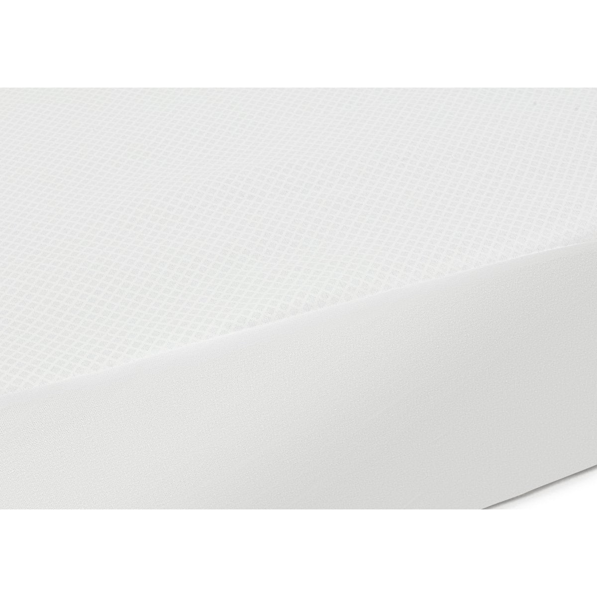 Corner and edge detail of the ThermoComfort Frost mattress protector on a mattress