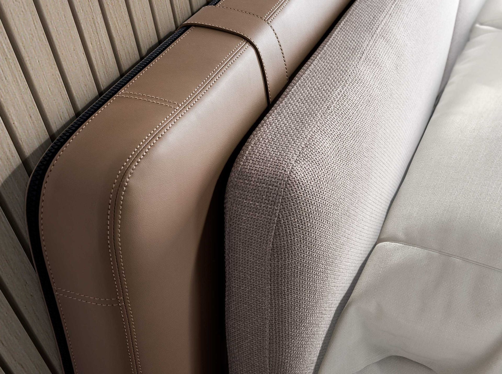 Stuttgart 180x200 Polsterbett MaterialMix LENO color mink grau detail