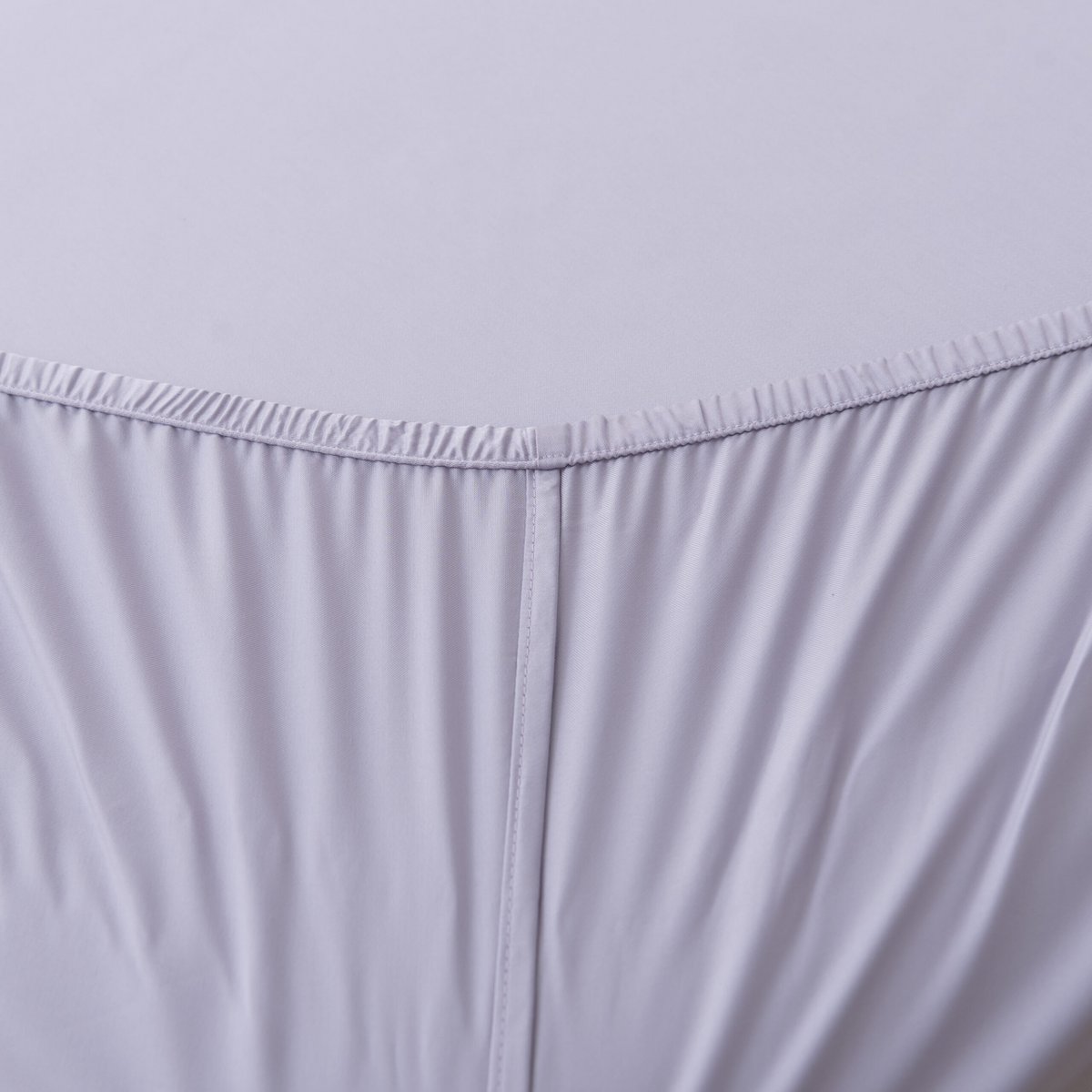 Lavender Mist bamboo fitted sheet showing its elasticated corner