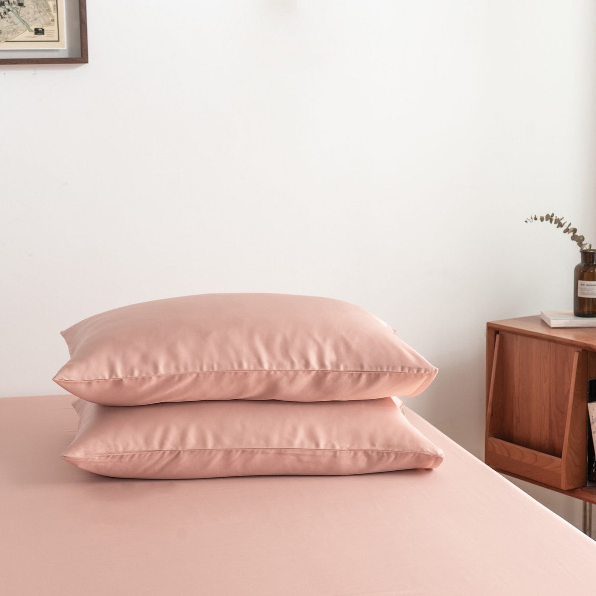 Close-up of Cuddle Pink bamboo pillowcases