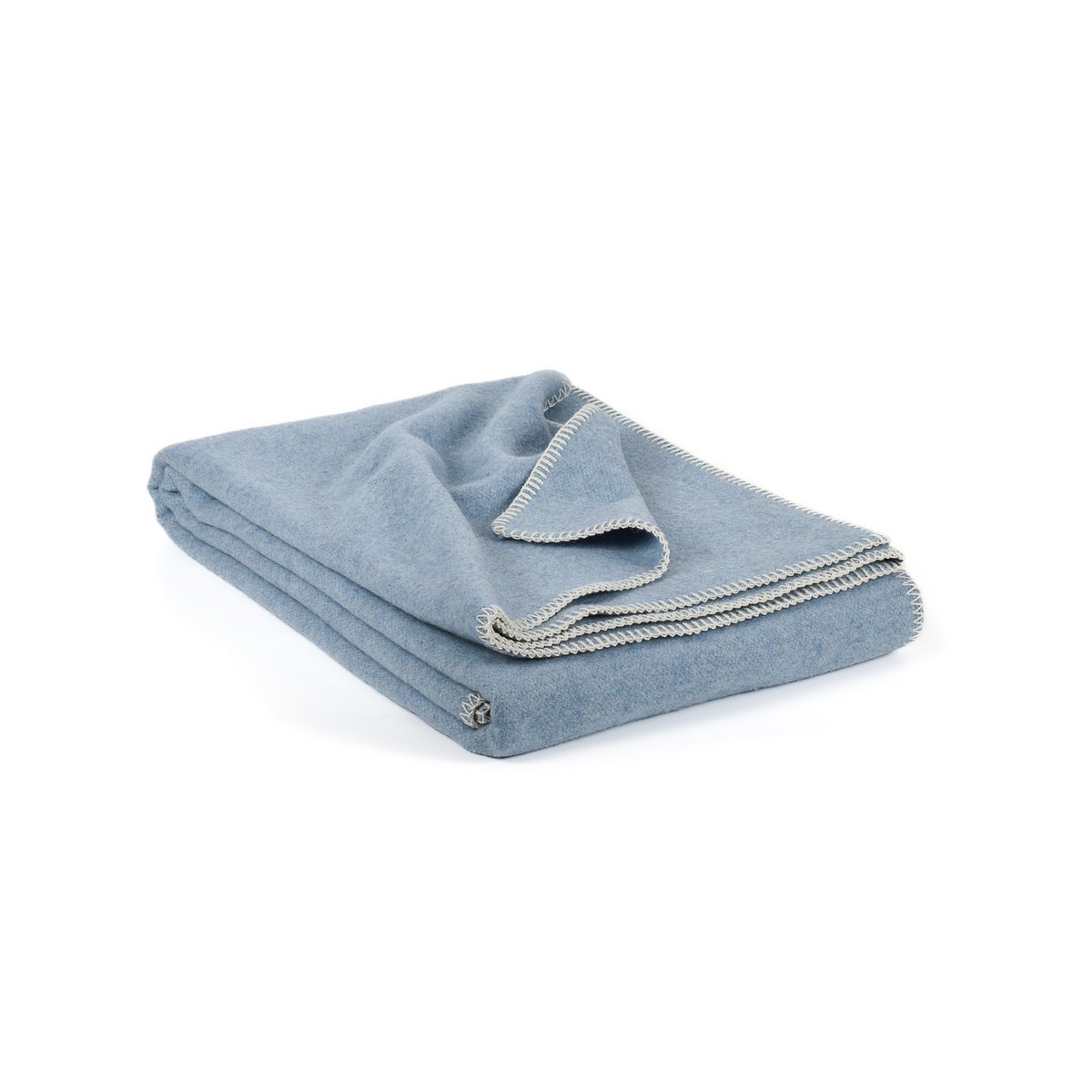 Close-up of Luma Soft blanket's soft cashmere-wool texture