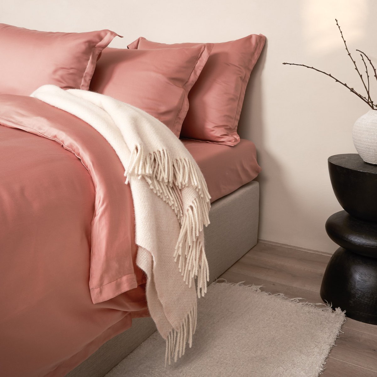 Tencel™ Sateen Duvet Cover and pillow in Terra Pink