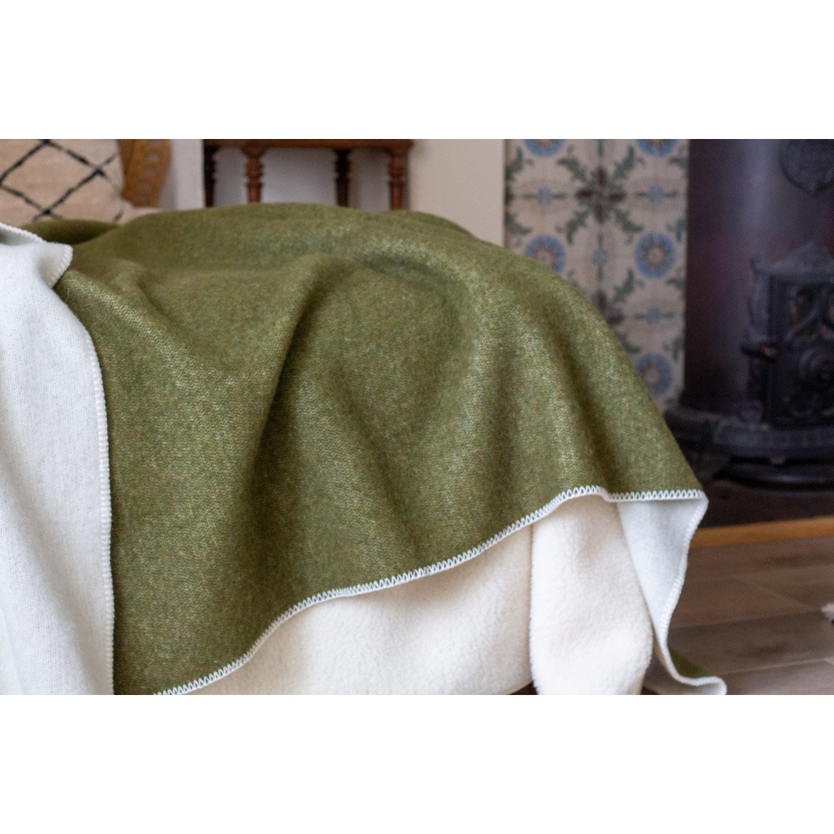 Close-up of the Hunter throw's dense 450g/m² wool weave